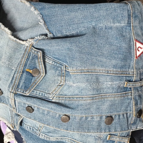 Guess Denim Jean Vest, 2 pockets, Button Front, Triangle Red Patch, Size Med - Picture 5 of 7